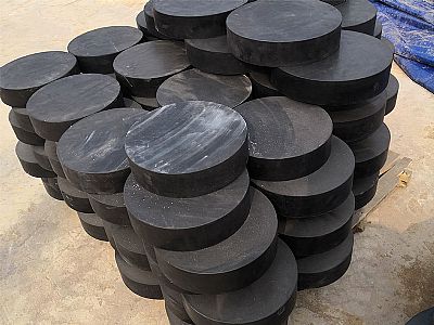 南谯区板式橡胶支座由若干层橡胶片与薄钢板经加压硫化